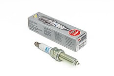 spark-plug-LZMAR8BI.jpg